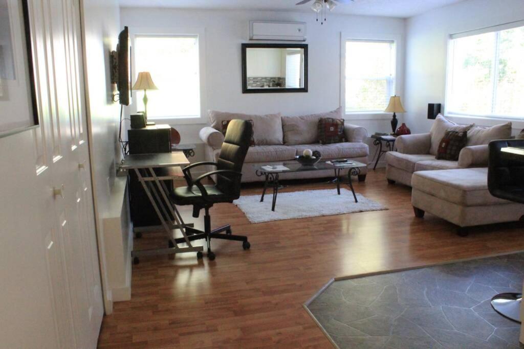Memory Lane Guest Suite Sooke Ngoại thất bức ảnh