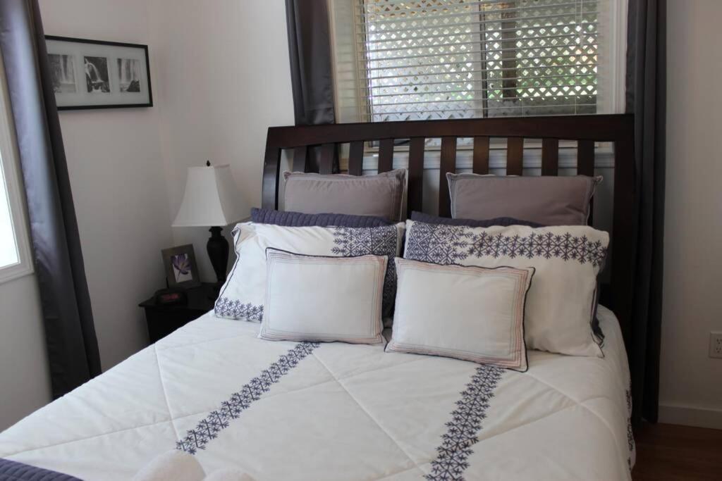 Memory Lane Guest Suite Sooke Ngoại thất bức ảnh
